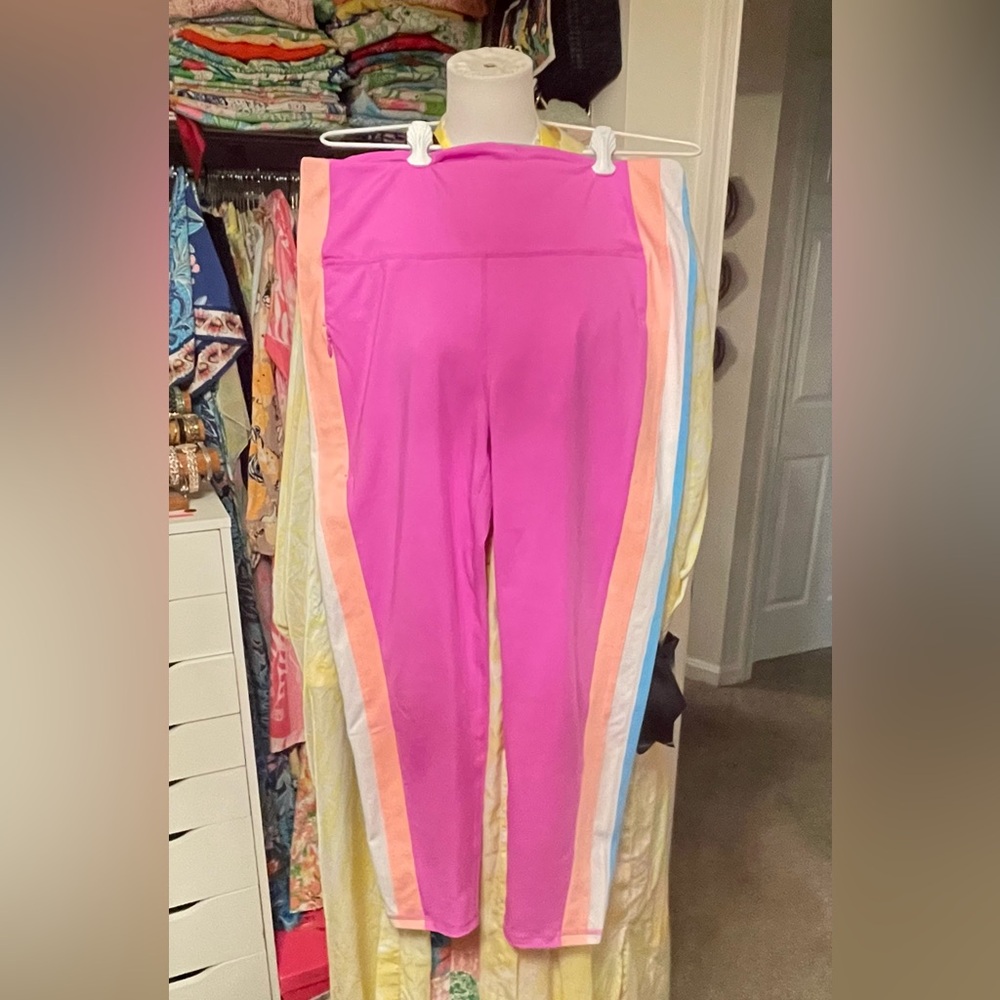 EUC Lilly Pulitzer Pink Leggings with Multicolor Stripes. Size XL NOTE thread
